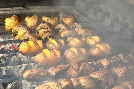 Картошка беби с салом на мангале