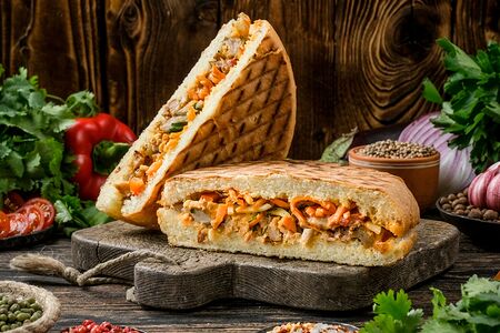 Шаурма со свининой в лепешке