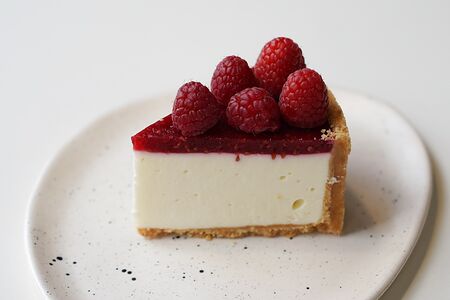 Чизкейк с малиной