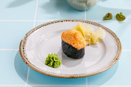 Запеченные суши с креветкой