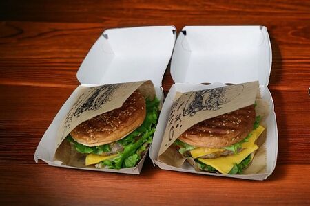 Домашний бургер со свининой и говядиной