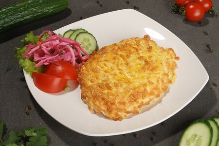 Куриное филе, запеченное с ветчиной и сыром