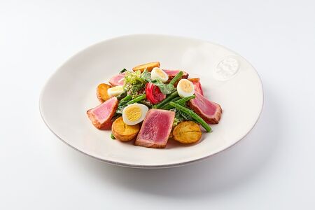 Салат Нисуаз с тунцом