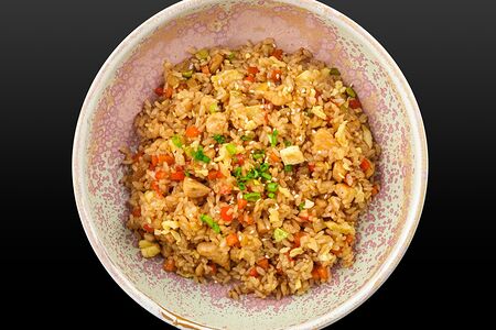 Жареный рис с курицей