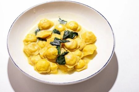 Равиоли с куриным филе и шпинатом
