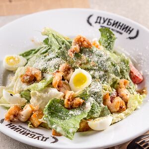 Салат Цезарь с креветками