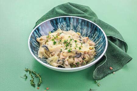 Феттуччине Поло э фунги