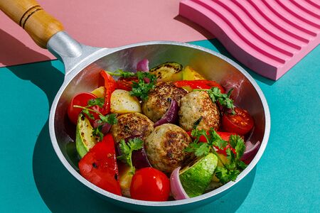 Котлеты из индейки с овощами