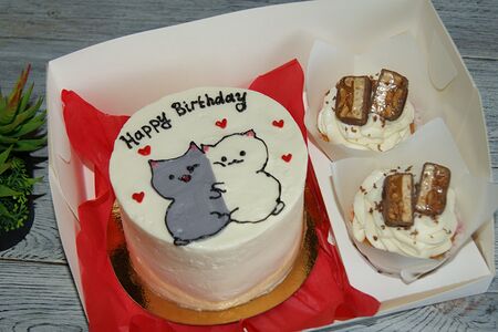 Бенто торт с капкейками