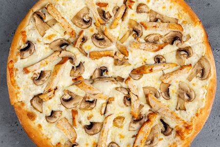 Пицца С курицей и грибами