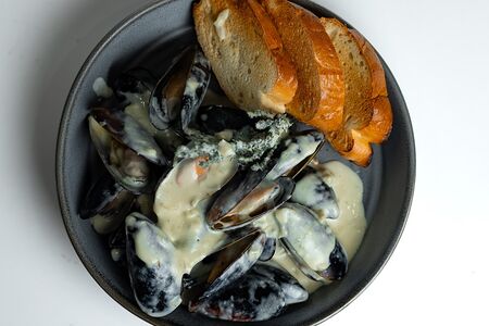 Мидии дорблю с белым вином