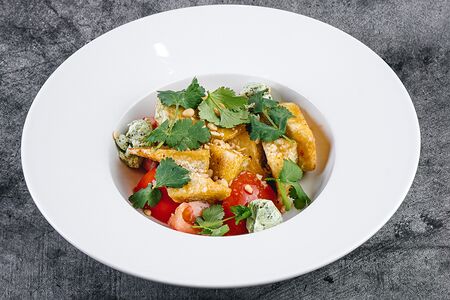 Салат с хрустящими баклажанами