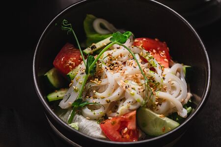 Салат с кальмаром 