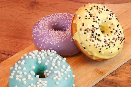 Донат Малиновый