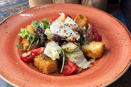 Салат с хрустящими баклажанами