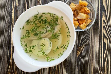 Бульон с яйцом