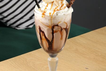 Молочный сникерс