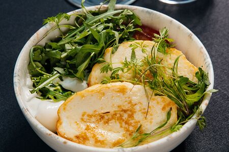 Омлет с бурратой и печеным томатом