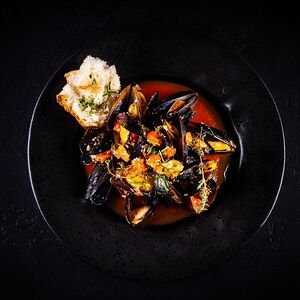 Том ям с морепродуктами