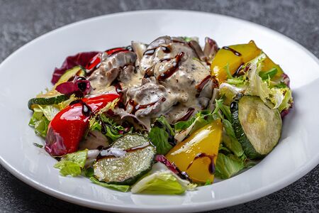 Теплый салат из печени