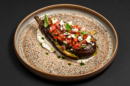 Теплый баклажан с кремом из феты