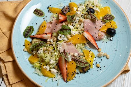 Салат с утиной грудкой