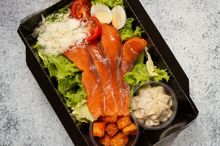 Цезарь с семгой