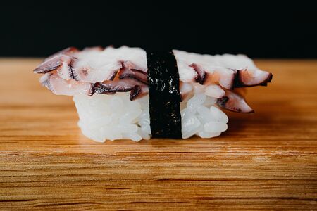 Суши Осьминог