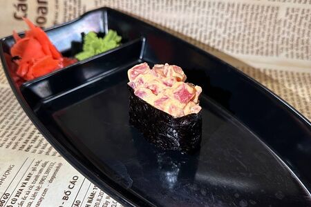 Спайси-суши с тунцом