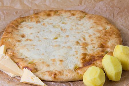 Осетинский пирог с картофелем и сыром