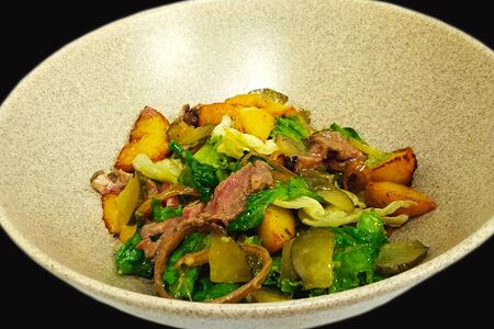 Салат с ростбифом