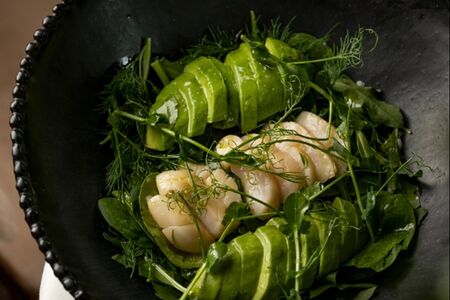 Салат с гребешком