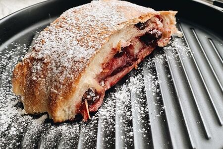 Штрудель Вишня