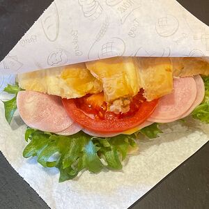 Круассан с ветчиной и сыром