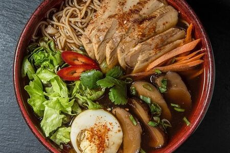 Суп чили рамен с курицей острый