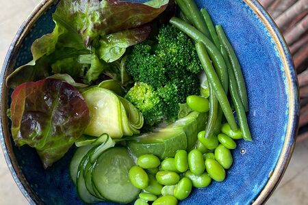 Большой зеленый салат