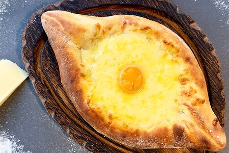 Хачапури по-аджарски. 