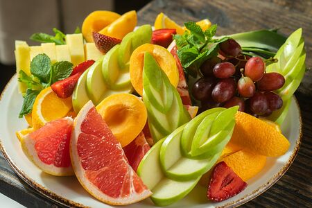 Фруктовое ассорти с клубникой