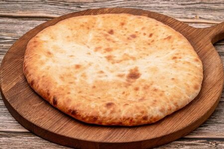 Тонкий пирог с сыром