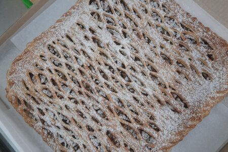 Пирог с яблоками и грушей