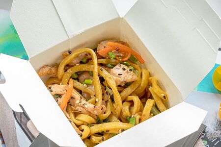 Вок с курицей