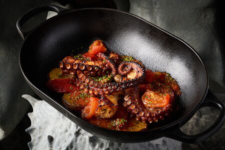 Осьминог с картофелем