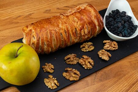 Штрудель с яблоками