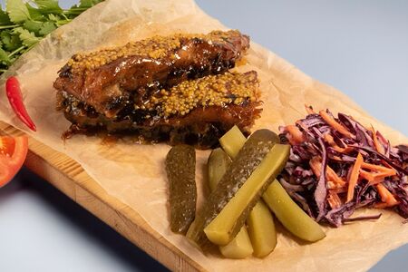 Рёбрышки свиные в медовой корочке L