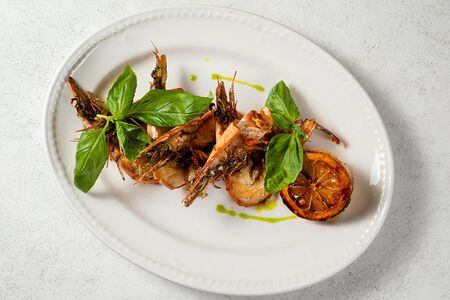 Креветки на гриле с цитрусовым соусом