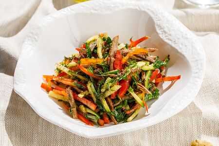 Салат Овощной с говядиной