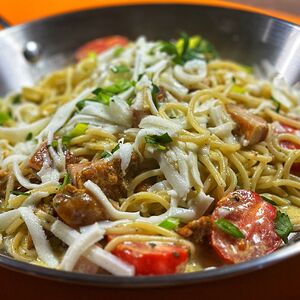 Паста с соусом песто