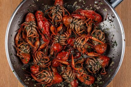 Донские раки с чесноком и укропом L
