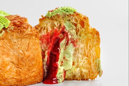 Куб фисташковый с малиной