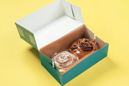 Комбо 1 булочка с корицей и 1 булочка с карамелью и орехом пекан